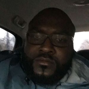 Meet your Posher, Dennis